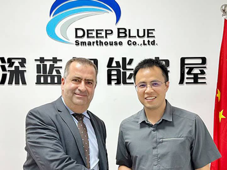 7e6331_15390e758f7d42feb6746cfa7e003cfamv2-1